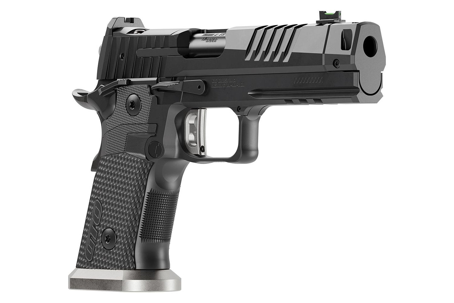 SIG Sauer P211-GTO 9mm Sportpistole, 3D-Ansicht schraeg von links vorne vor weissem Hintergrund
