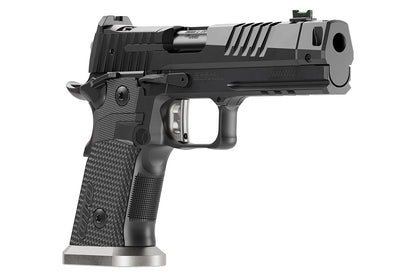 SIG Sauer P211-GTO 9mm Sportpistole, 3D-Ansicht schraeg von links vorne vor weissem Hintergrund