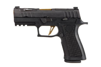 SIG Sauer P320 XCarry Spectre Schwarz 9mm Luger, rechte Seitenansicht vor weißem Hintergrund