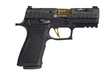 SIG Sauer P320 XCarry Spectre Schwarz 9mm Luger, linke Seitenansicht mit Spectre-Gravur vor weißem Hintergrund
