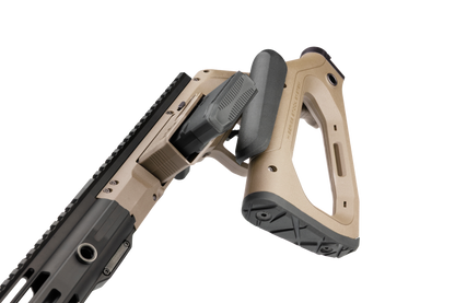 HERA H6K Repetiergewehr GEN2: Detail des Klappmechanismus mit angeklapptem Schaft, Sandfarben