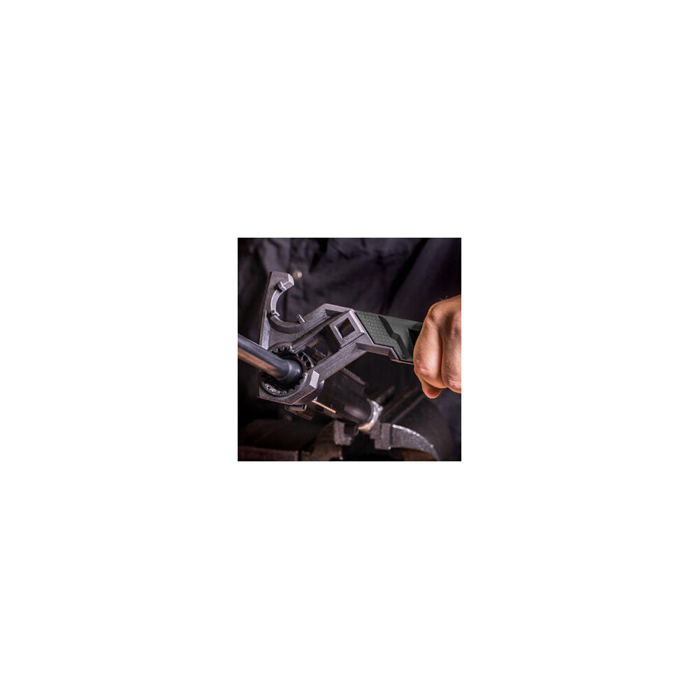 Real Avid Master Wrench im Hammer-Modus mit drei austauschbaren Schlagköpfen aus Messing Nylon und Gummi