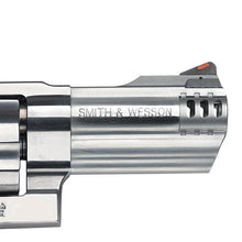Smith & Wesson Revolver 500, 4" (Kompensator), Detailansicht des Laufs mit Kompensator und rotem Rampenkorn