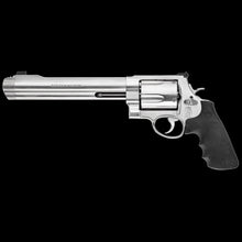 Smith & Wesson Revolver 500, 8 3/8 Zoll (Stainless), linke Seitenansicht mit Laufaufschrift 500 S&W Magnum vor dunklem Hintergrund