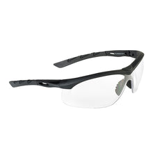 Swiss Eye Lancer mit klarer Scheibe und flachen schwarzen Bügeln in schräger Ansicht