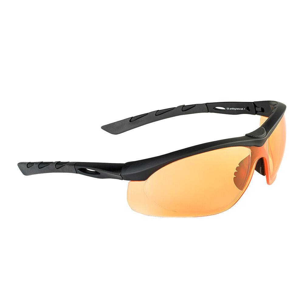 Swiss Eye Lancer mit schwarzer Fassung und orangefarbener Scheibe, schräg von vorn