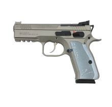 CZ Shadow 2 Compact OR Titan Silver Pistole in linker Seitenansicht mit hellblauen Griffschalen auf weißem Hintergrund
