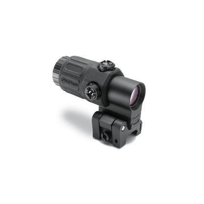 EOTECH G33.STS Magnifier in Schwarz, 3D-Ansicht von rechts vor weißem Hintergrund