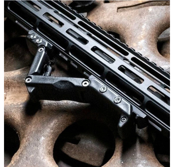 Frontgriff HFGA Hera Arms montiert an Picatinny-Schiene, Anwendungsansicht