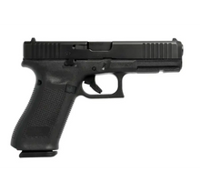 Glock 17 Gen5 schwarze 9mm Pistole in linker Seitenansicht vor weißem Hintergrund