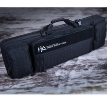 Hera Arms Langwaffenfutteral Lasermolle Long in Schwarz, 3D-Ansicht vor weißem Hintergrund