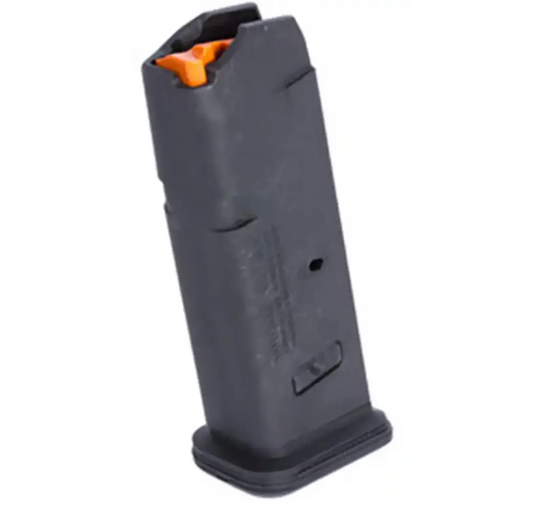 Hera Arms 10-Schuss-Magazin 9mm Luger für AR15 M4 und Glock 17 in Schwarz, Seitenansicht vor weißem Hintergrund