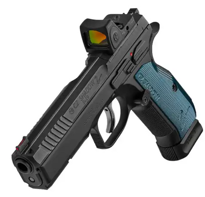 CZ Shadow 2 OR Optics Ready Sportpistole mit montiertem Red-Dot, Oberseite und Griff in schräger Rückansicht